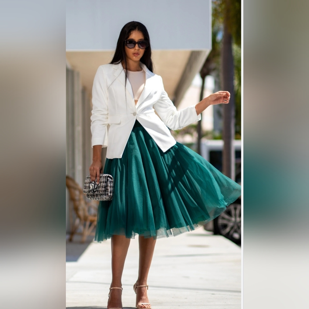 Elegant Green Tulle Skirt - Picture 2 of 7